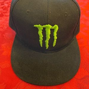 Monster 7 3/8 fitted hat used